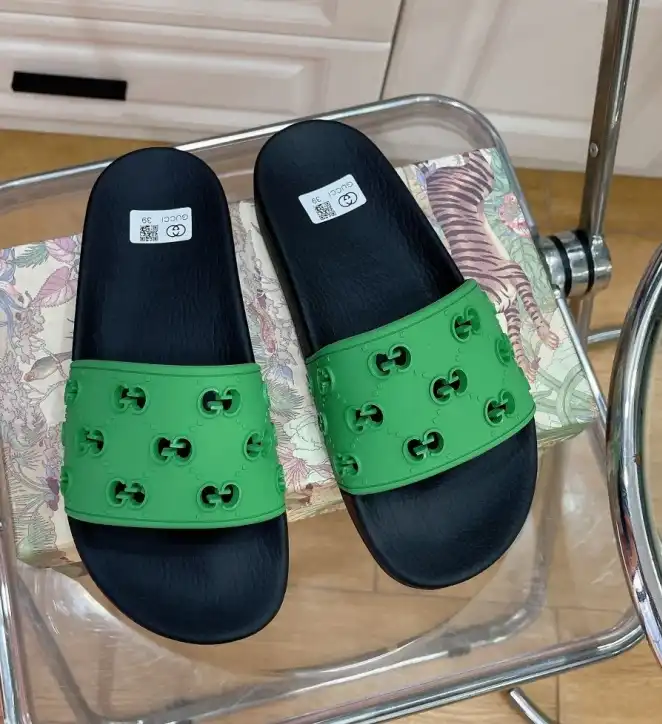 hype Gucci Slippers