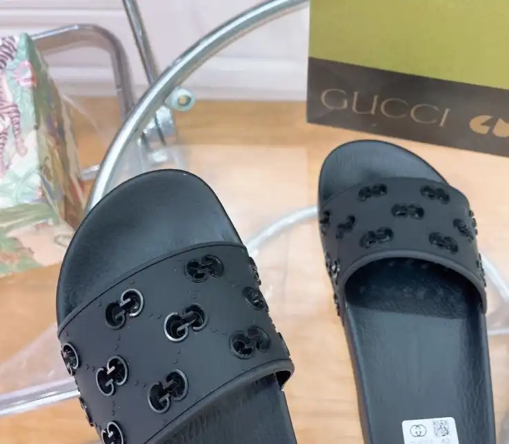 hype Gucci Slippers