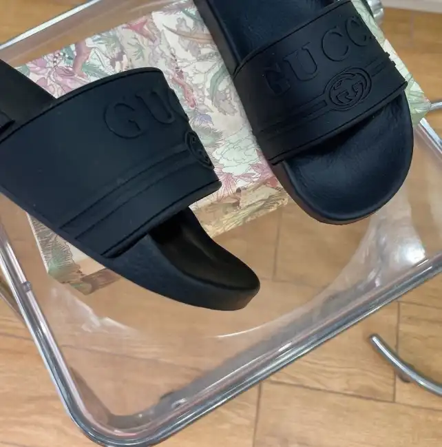 hype Gucci Slippers