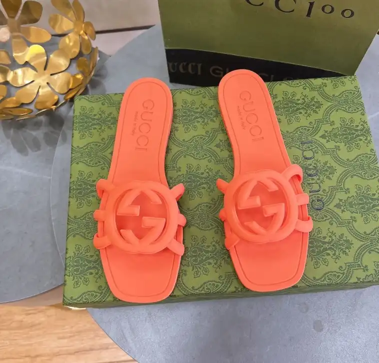 hype Gucci Slippers