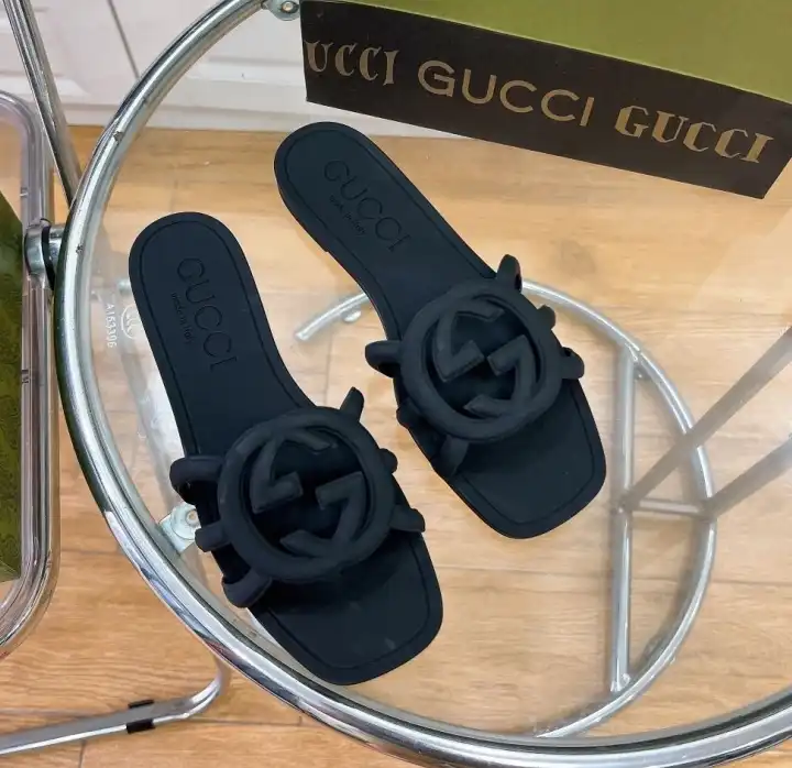 hype Gucci Slippers