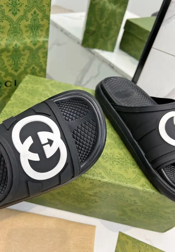 hype Gucci Slippers