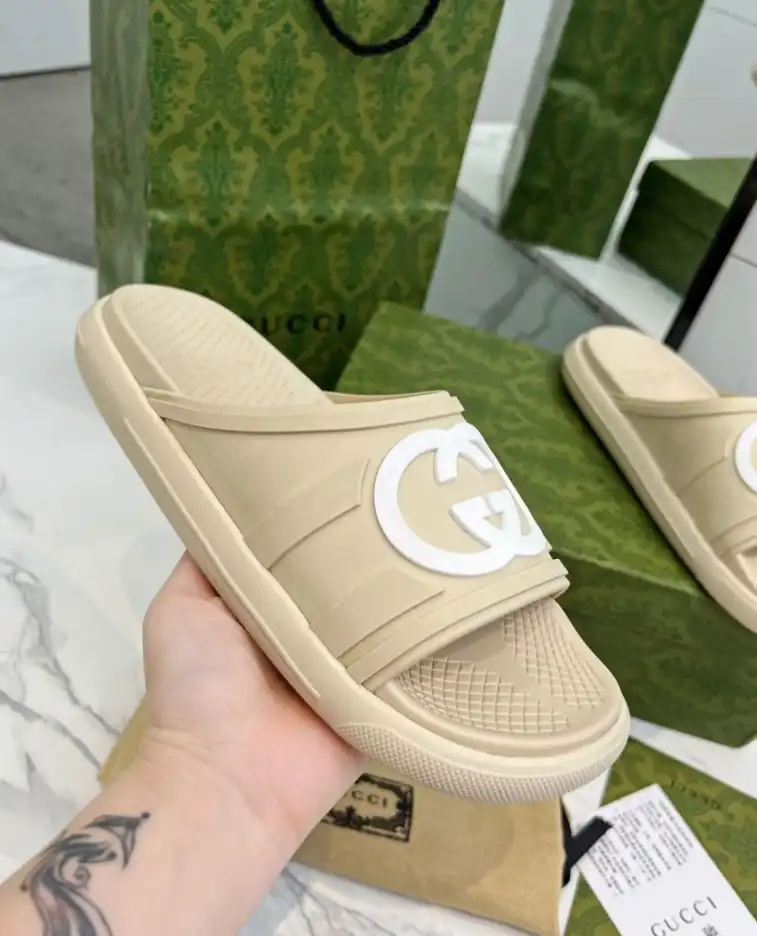 hype Gucci Slippers