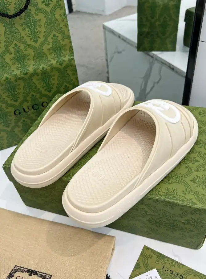 hype Gucci Slippers