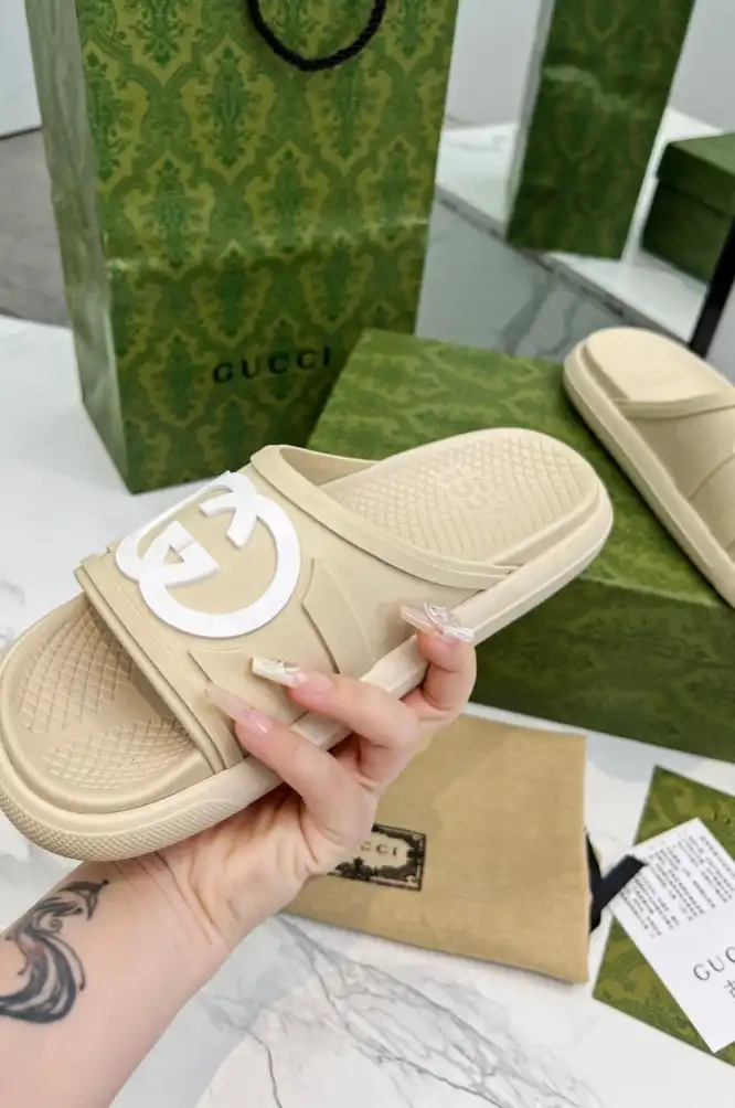 hype Gucci Slippers