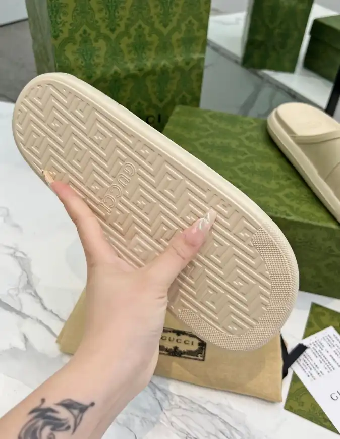 hype Gucci Slippers