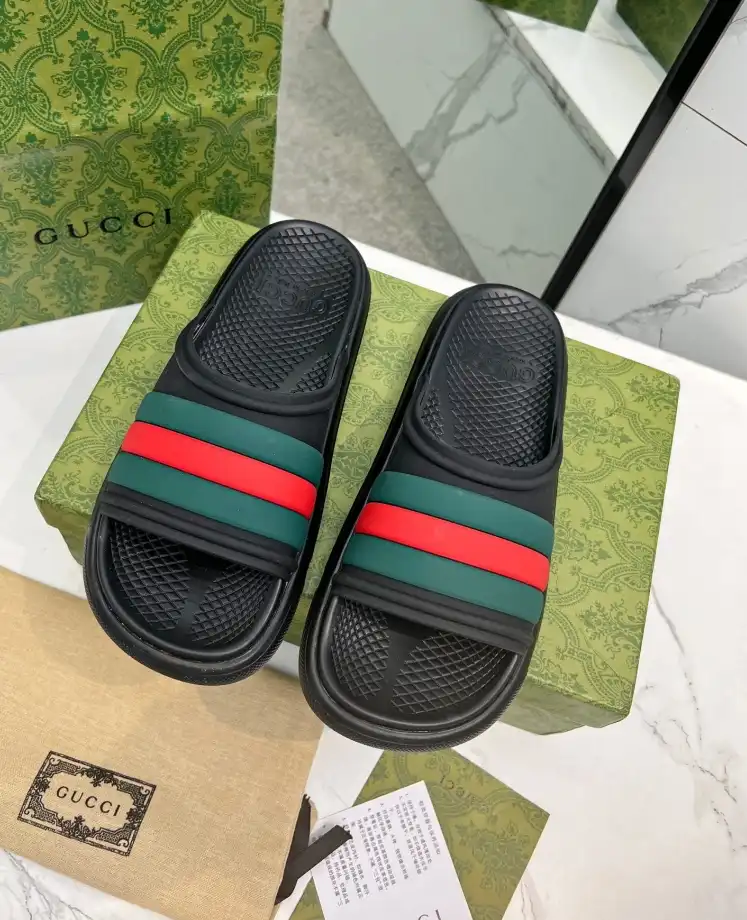 hype Gucci Slippers