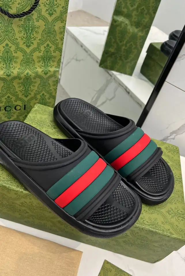 hype Gucci Slippers