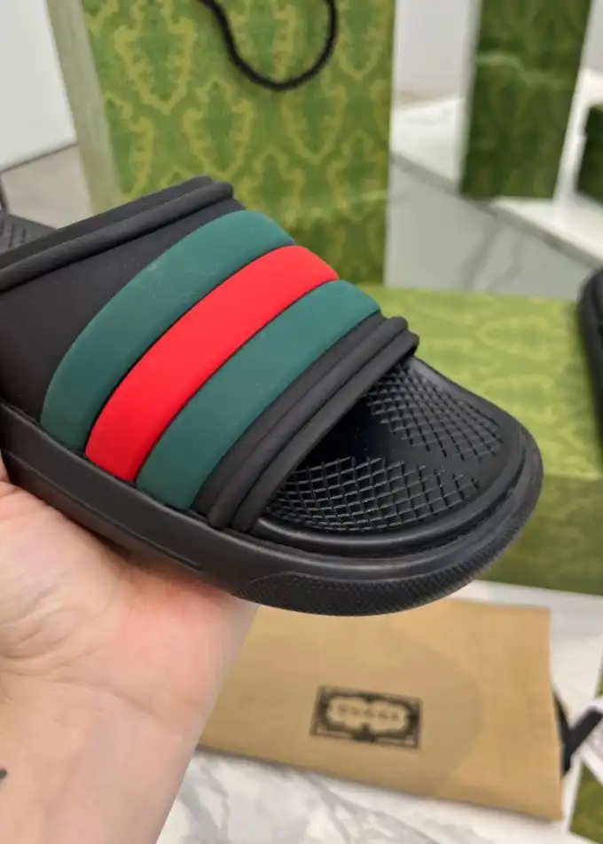 hype Gucci Slippers