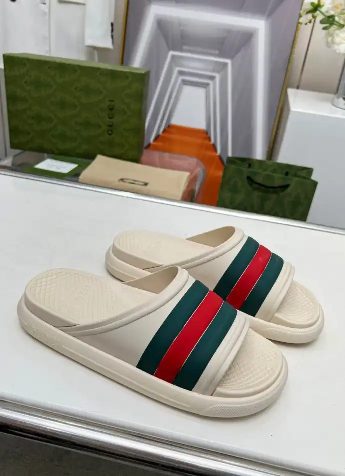 hype Gucci Slippers