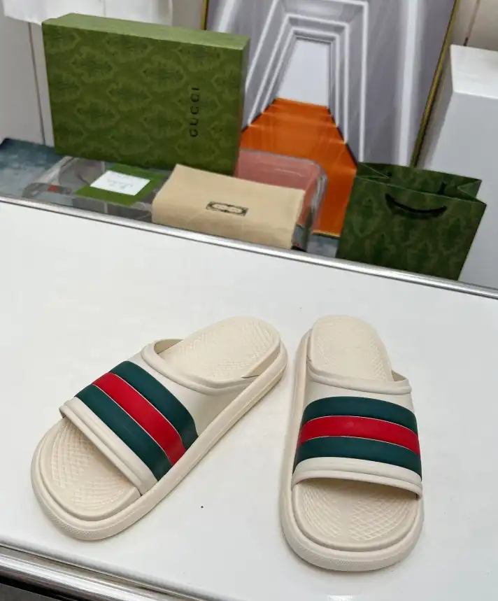 hype Gucci Slippers