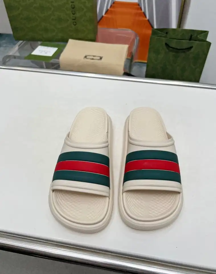 hype Gucci Slippers