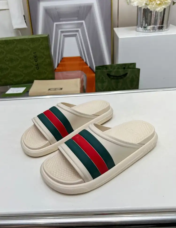 hype Gucci Slippers