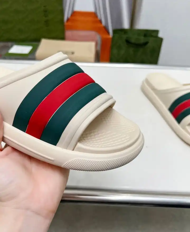 hype Gucci Slippers