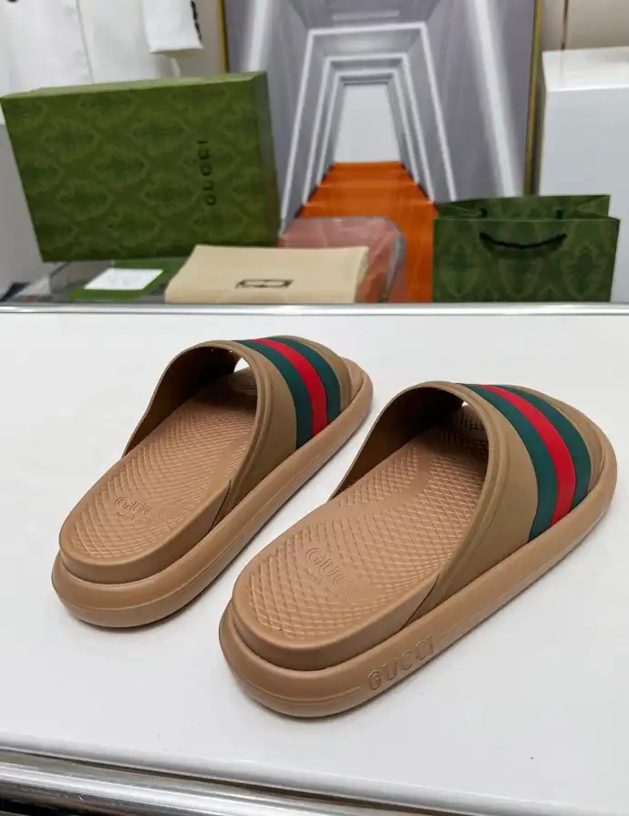 hype Gucci Slippers