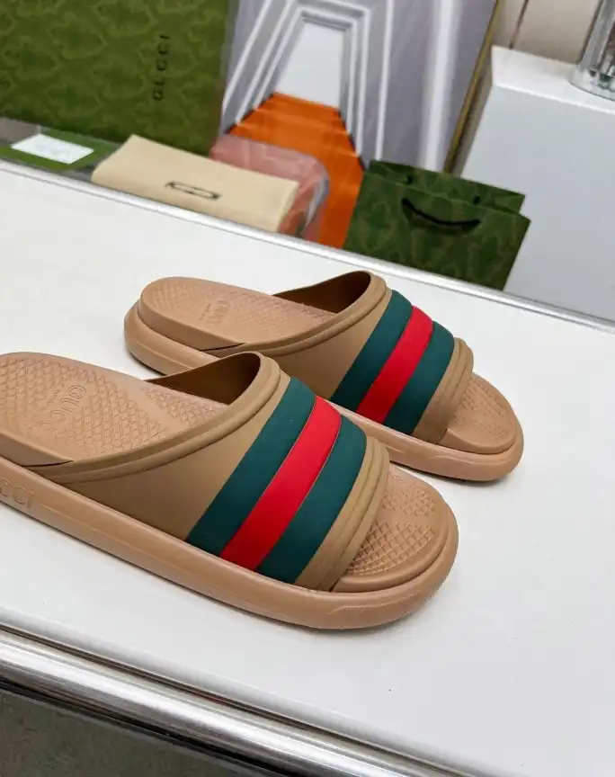 hype Gucci Slippers