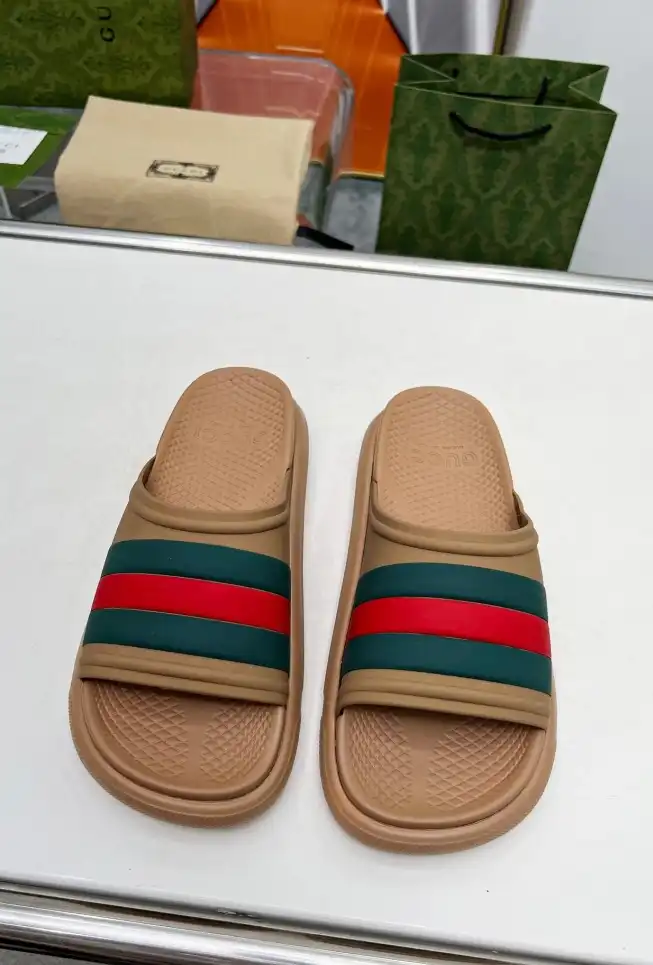 hype Gucci Slippers