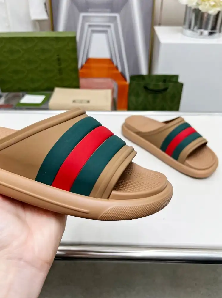 hype Gucci Slippers