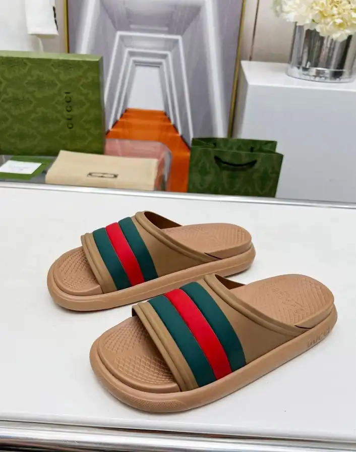 hype Gucci Slippers