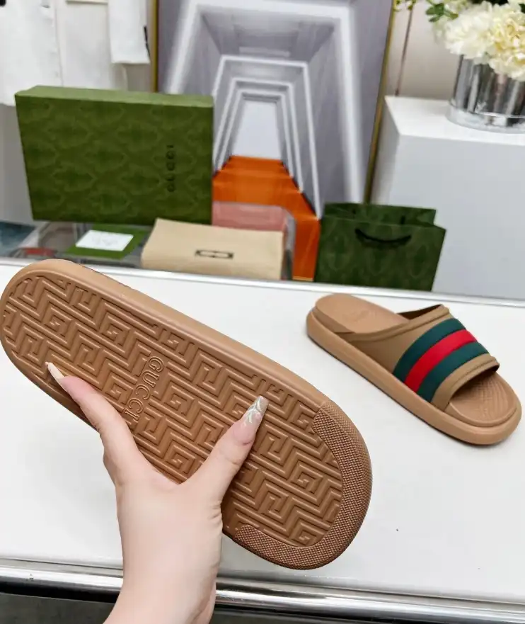 hype Gucci Slippers