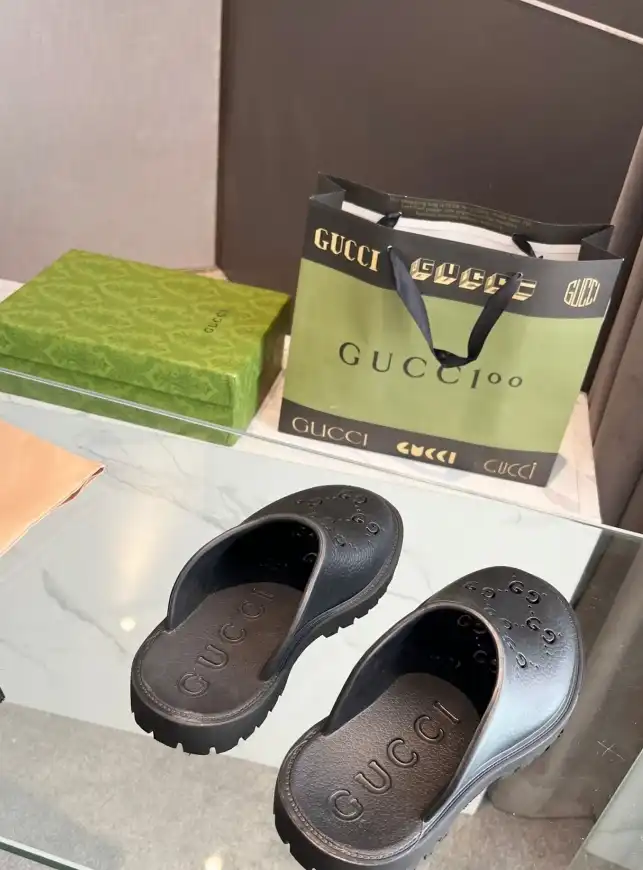 hype Gucci Slippers