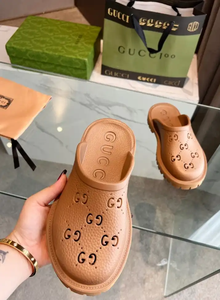 hype Gucci Slippers