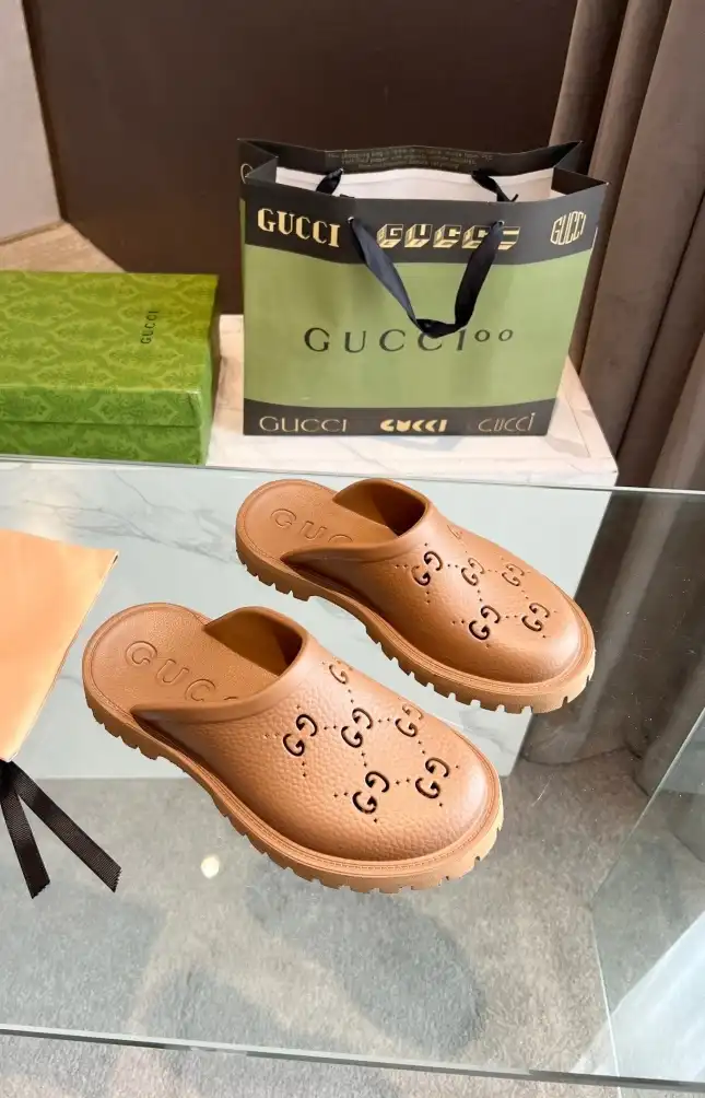 hype Gucci Slippers