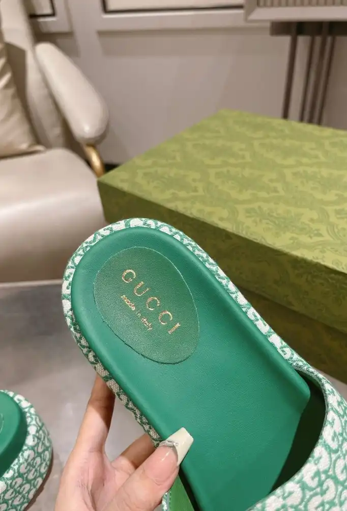 hype Gucci Slippers