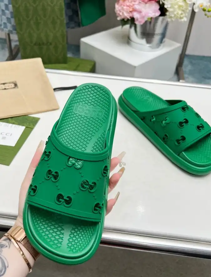 hype Gucci Slippers