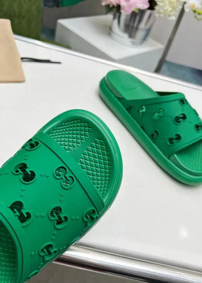 hype Gucci Slippers