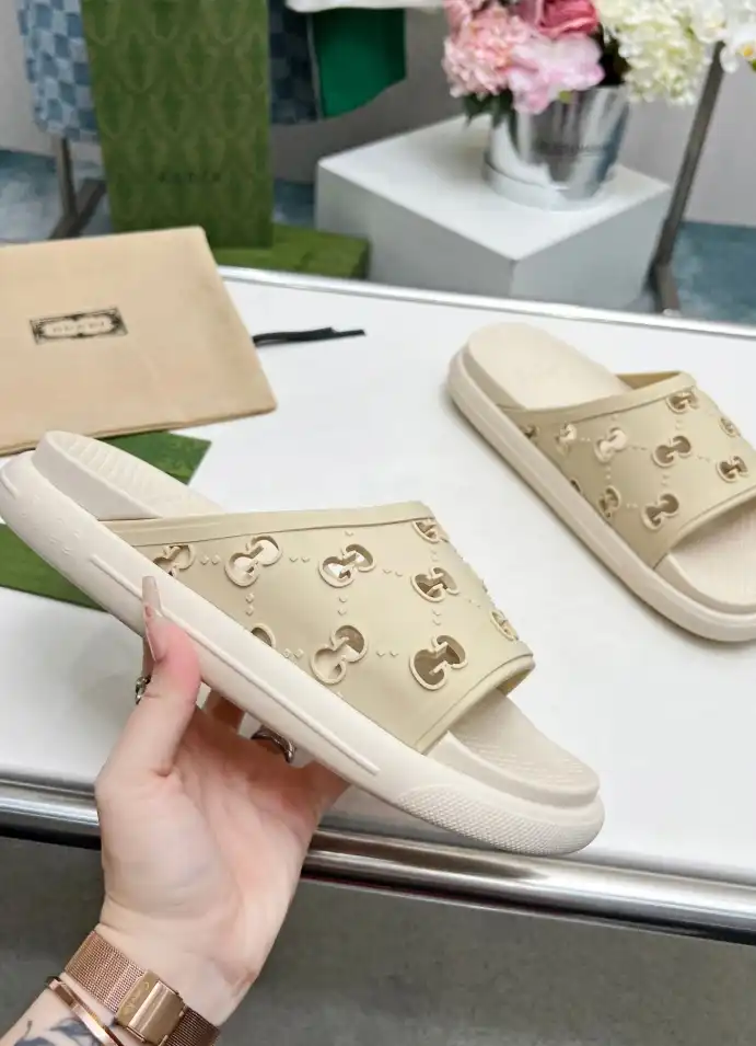 hype Gucci Slippers