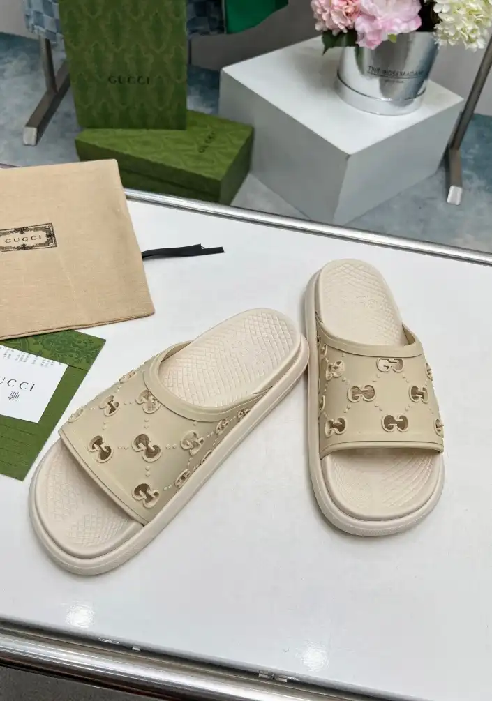 hype Gucci Slippers