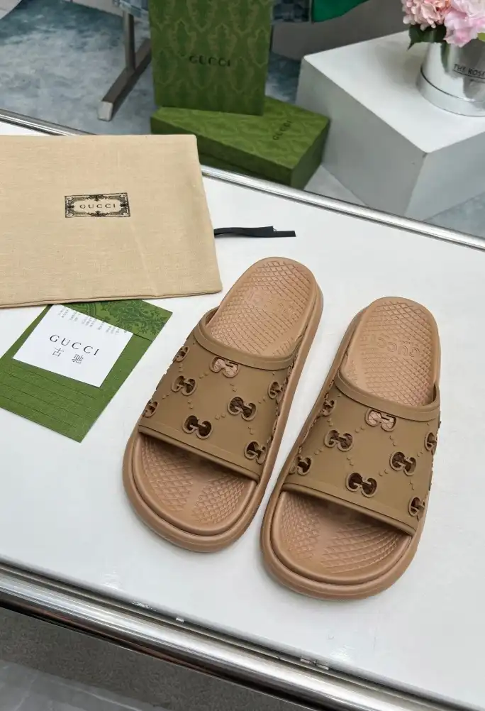 hype Gucci Slippers