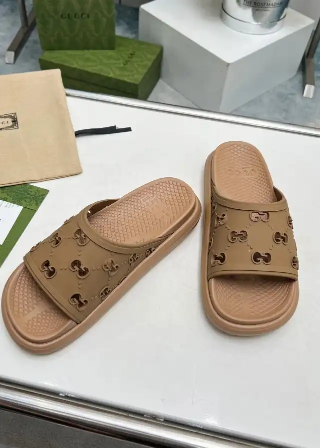 hype Gucci Slippers