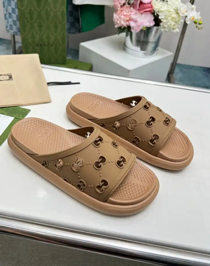 hype Gucci Slippers