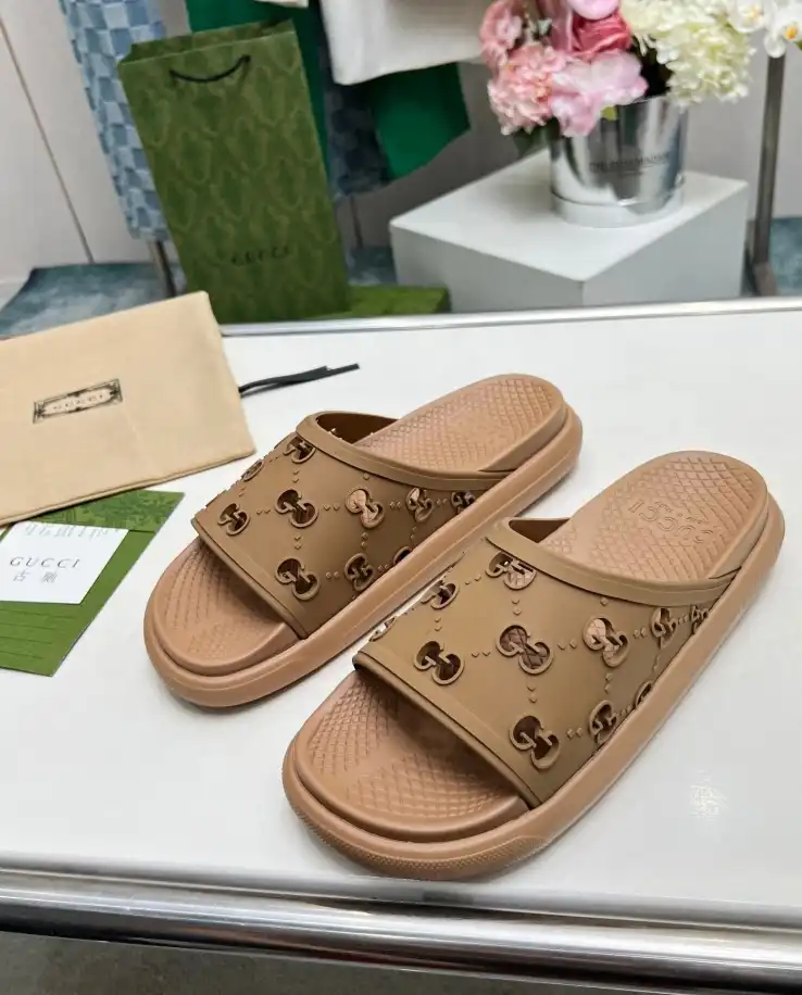 hype Gucci Slippers