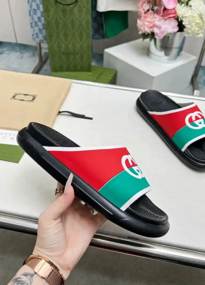 hype Gucci Slippers