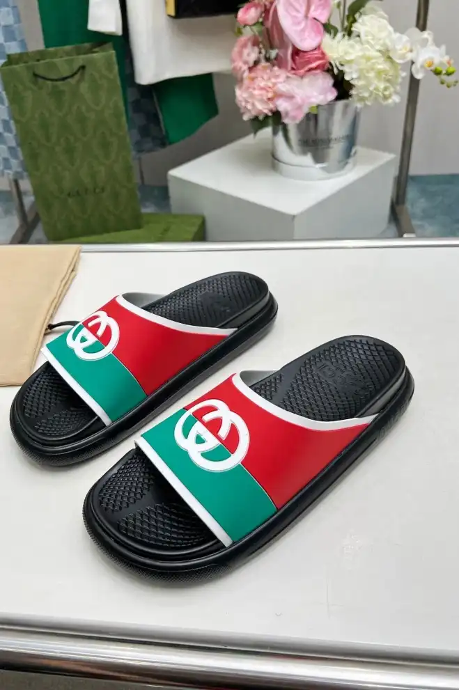 hype Gucci Slippers