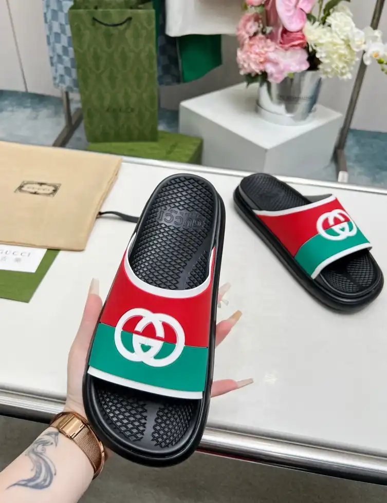 hype Gucci Slippers