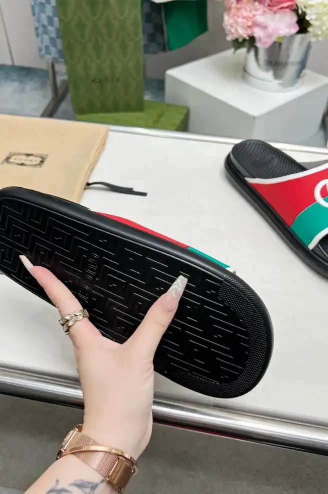 hype Gucci Slippers