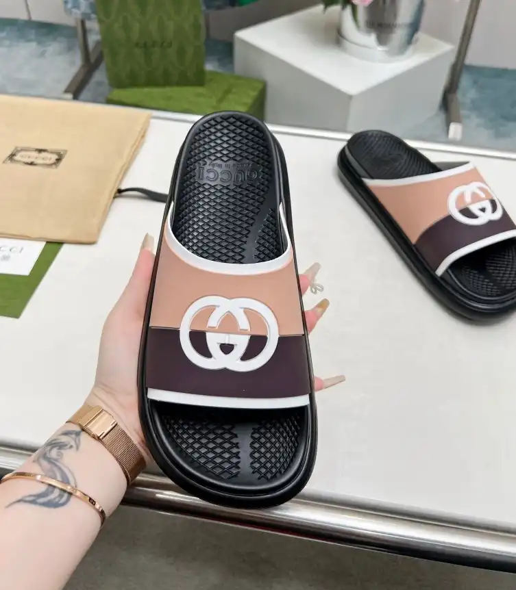 hype Gucci Slippers