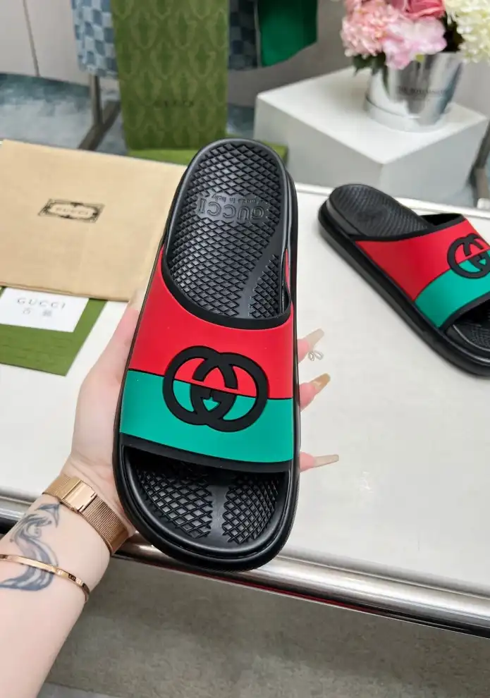 hype Gucci Slippers