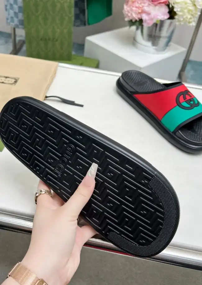 hype Gucci Slippers