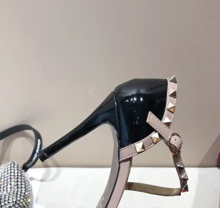 hype Valentino High Heels