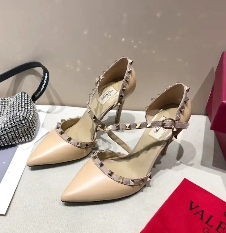 hype Valentino High Heels