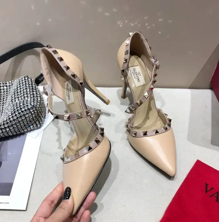 hype Valentino High Heels