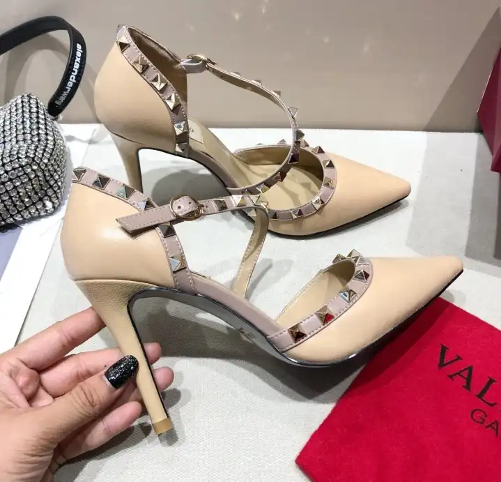 hype Valentino High Heels