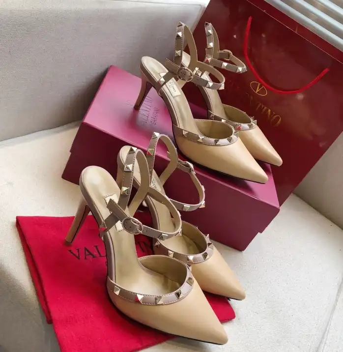 hype Valentino High Heels