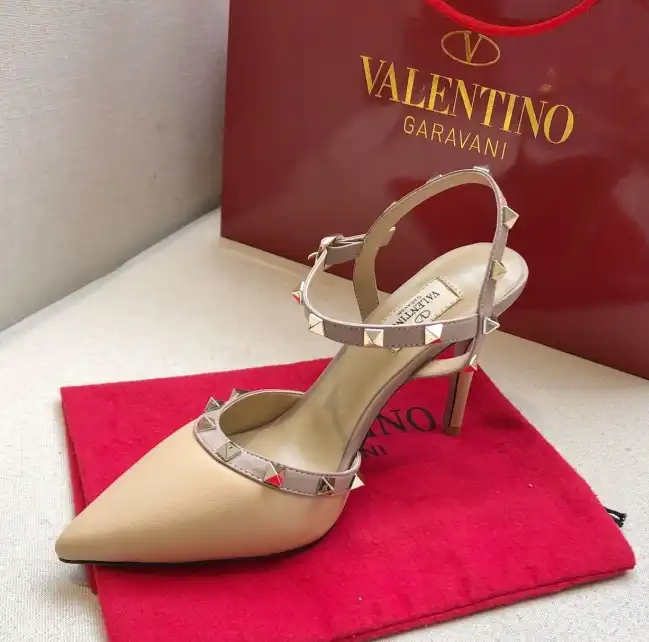 hype Valentino High Heels