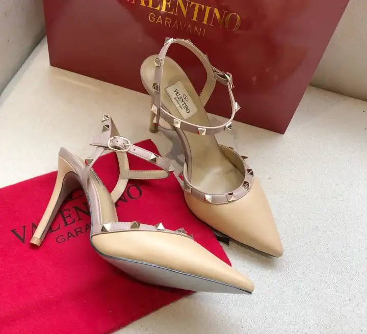 hype Valentino High Heels